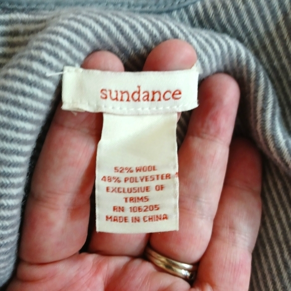 EUC! Reduced price due to Redford’s passing. Sundance Softest Blanket wrap - Picture 4 of 6